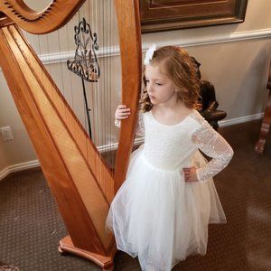 New Beautiful White Flower Girl Dress